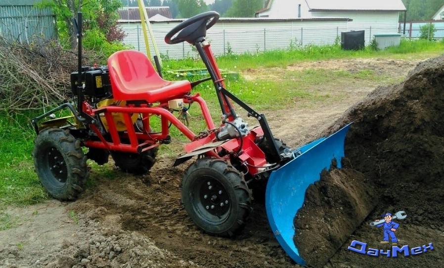 Мини-трактор из мотоблока с передним отвалом