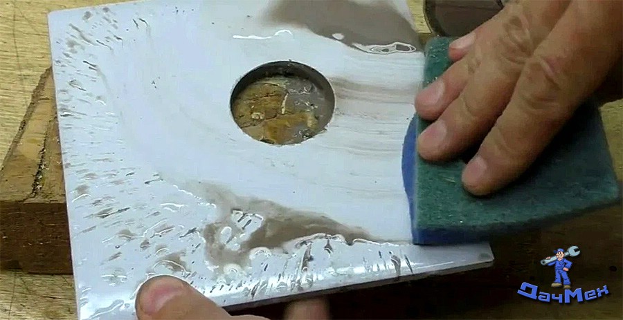 как просверлить отверстие в керамической плитке